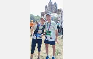 Beau parcours de 18 kms parmi les temples d'Angkor et les villages Cambodgiens.
